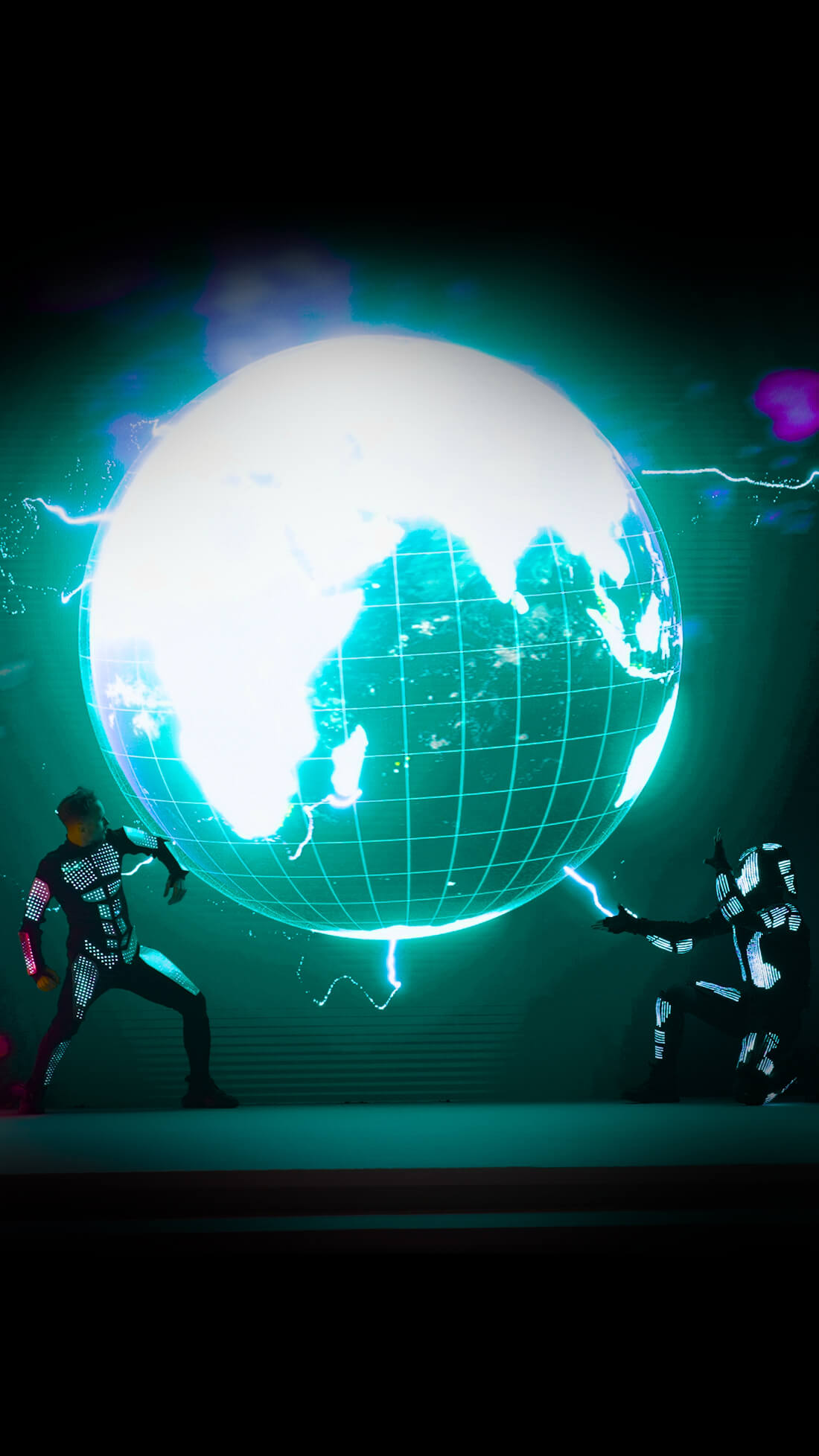 Shine's Creed multimedia show – strong visual storytelling